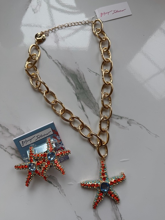 Betsey Johnson Jewelry - Rare Betsey Johnson Shiny Gold Oversized Link Starfish Necklace with Earrings